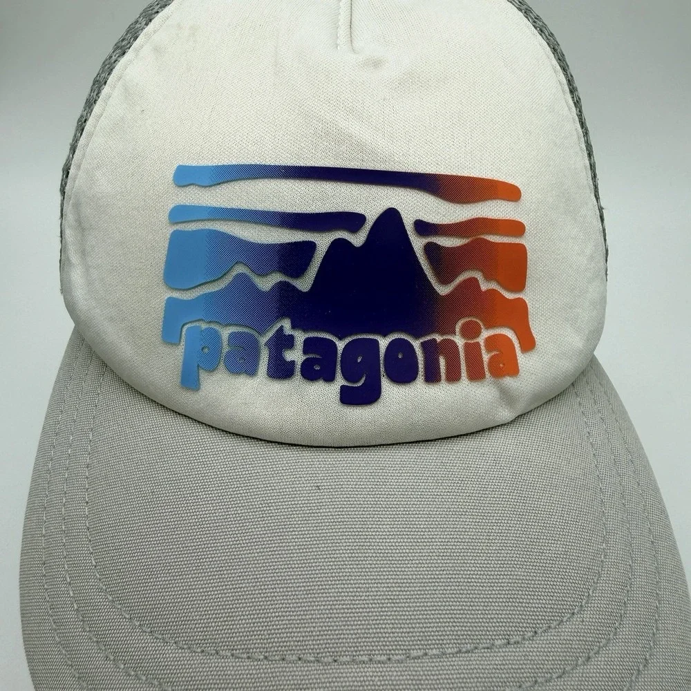 VTG Patagonia Snapback Trucker Cap Gray White Mesh Foam Mountain Logo Outdoor